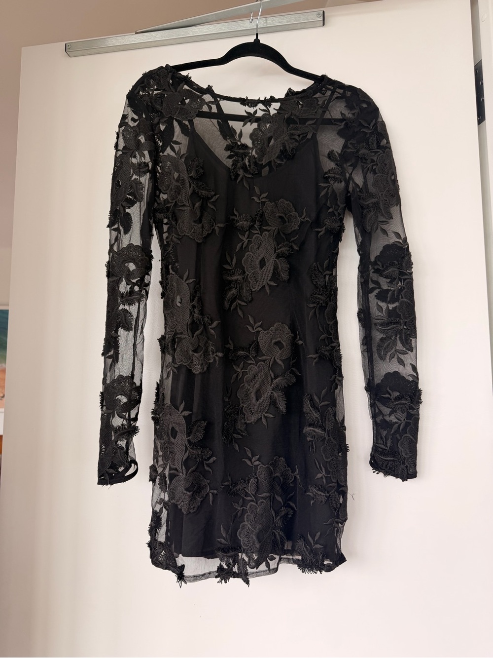Black Floral Appliqué Long-Sleeve Dress